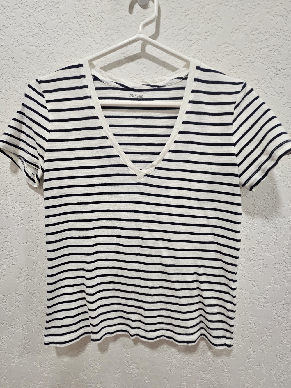 Madewell White & Navy Striped V-Neck Short Sleeve Tee Shirt